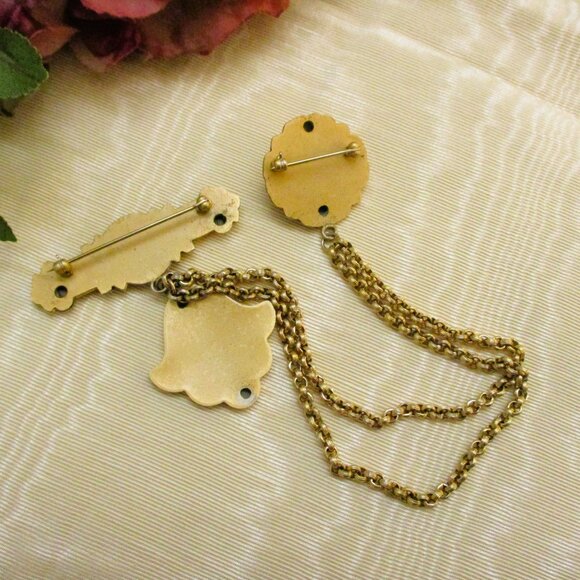 VICTORIAN REVIVAL Gold Etruscan Taille d'epargne Chatelaine Brooch ~ ANTIQUE - Picture 12 of 14